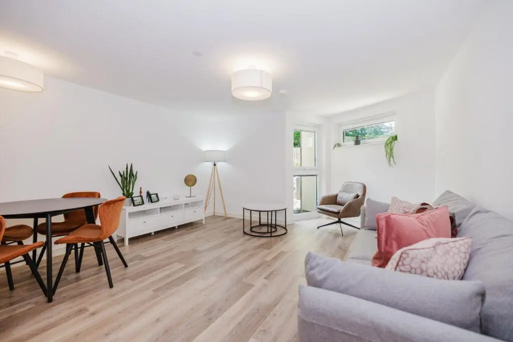 0609L Pinkhill Park, Edinburgh, EH12 7FJ