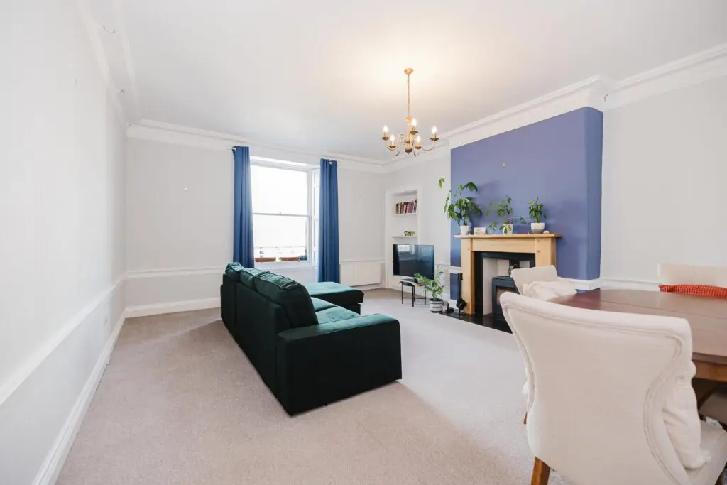 1304L Constitution Street, Edinburgh, EH6 6RP