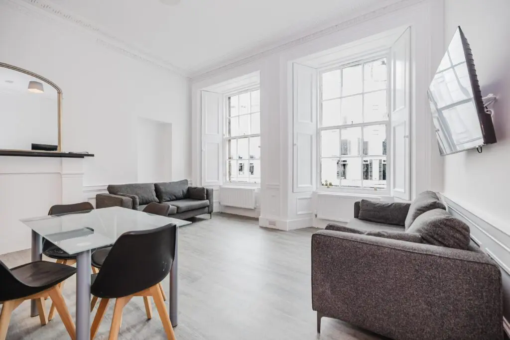 0806L Torphichen Street, Edinburgh, EH3 8HX