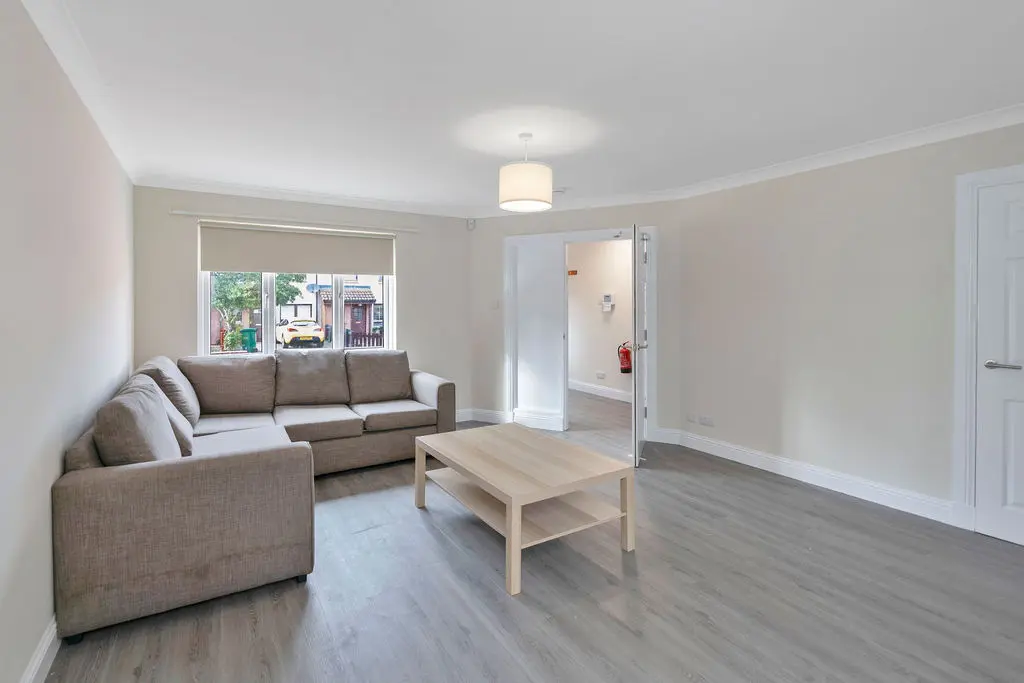 128P Craigour Avenue, Edinburgh, EH17 7NJ
