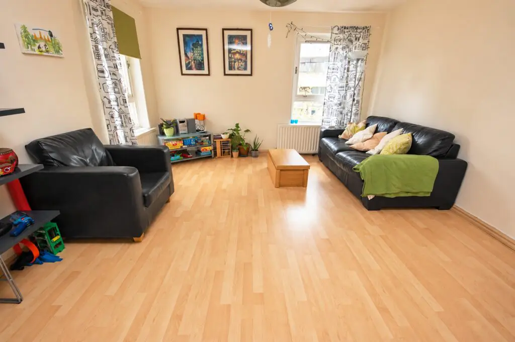 1038L Commercial Street, Edinburgh, EH6 6PJ