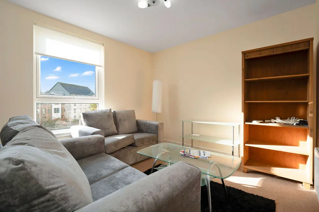 2706L Ferry Gait Crescent, Edinburgh, EH4 4GR