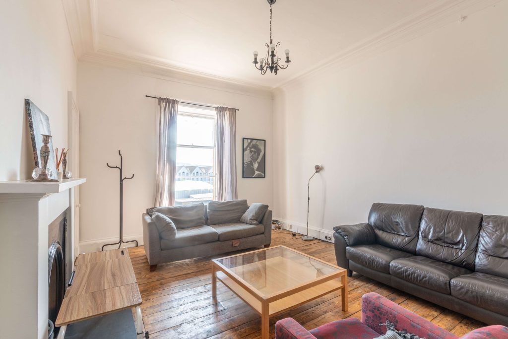 Incredible, 6 bedroom, HMO flat in the heart of Haymarket – available June